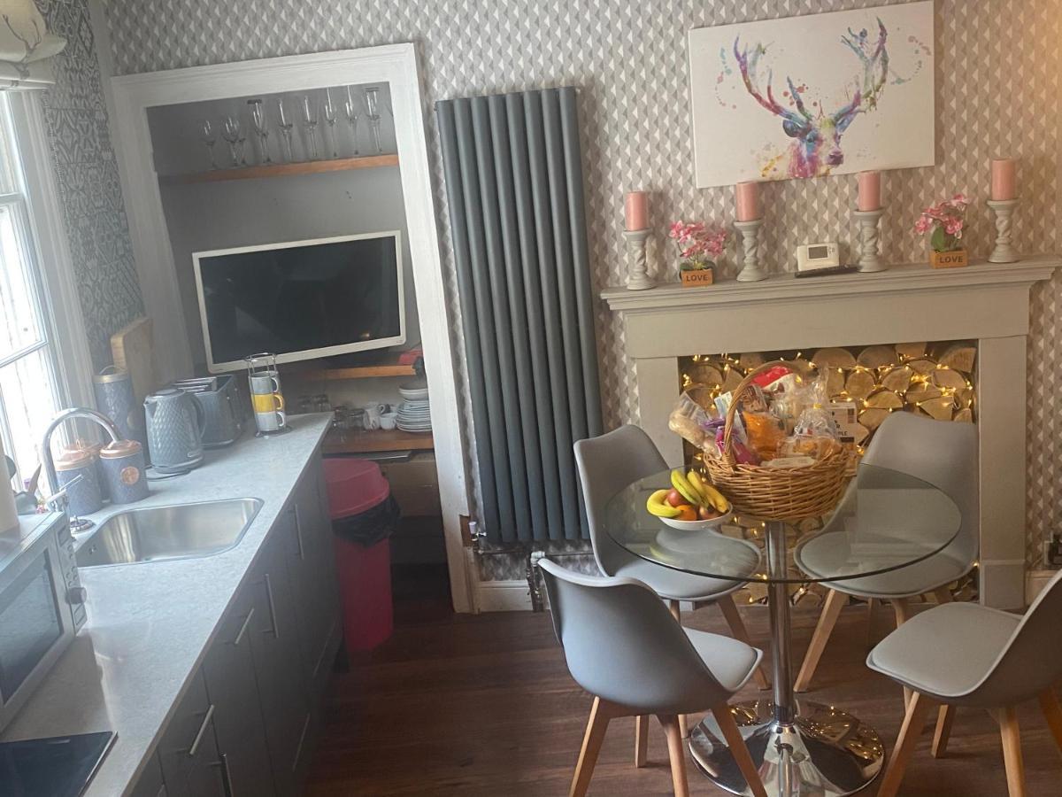 Georgian City Apartment At Thomas Street Double Bedroom And Two Single Trundle Beds Bath Luaran gambar